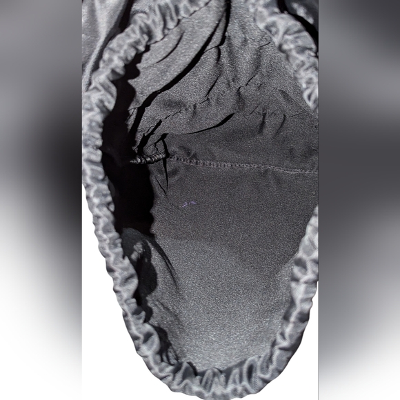 DisneyParks Minnie Mouse Ear/Red White Polka Dot Bow Ruffled Drawstring Backpack - Picture 9 of 15